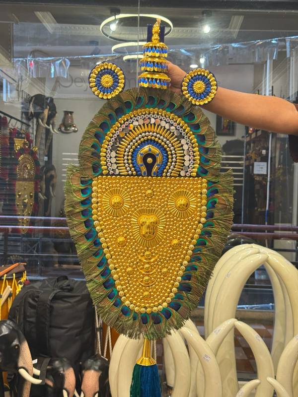 Peacock with thidambu netipattam small