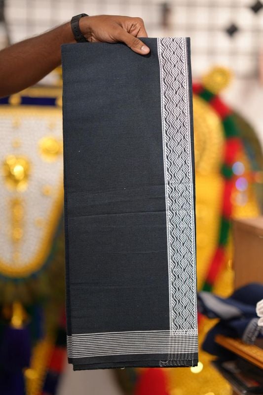 Black Premium Mundu model 4