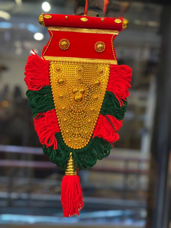 Thread combination hanging netipattam