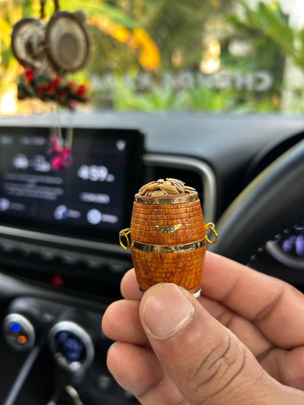Traditional Nelpara miniature