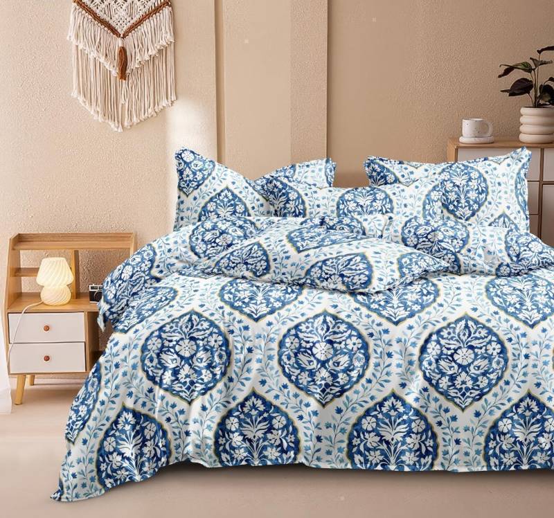 Trendy White and Blue Floral Pattern