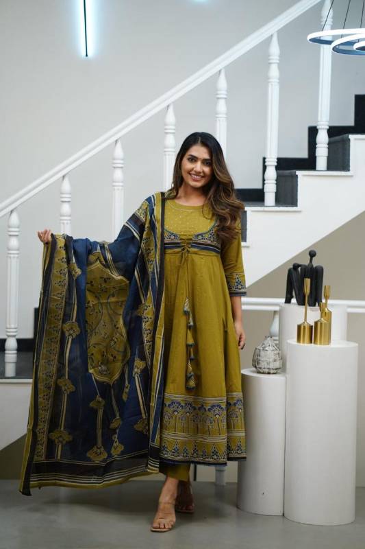 New Festive Collection! Premium Cotton Printed Kurti Set with Dupatta – 3-Piece Ensemble ✨
