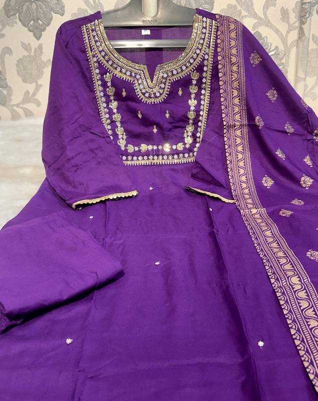 Roman Silk export Quality fabric kurti with pant and latkan Dupatta