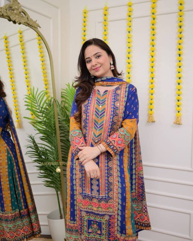 Premium Muslin Pakistani Type Suit Set Top to Bottom Handwork And Printed Dupatta