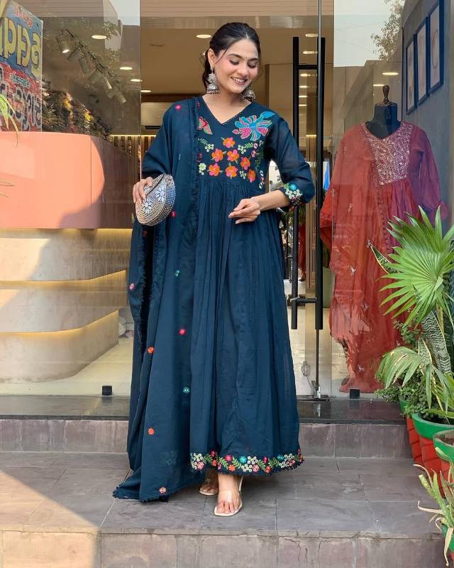 Elegant Heavy Embroidered 3-Piece Cotton Suit with Matching Pants