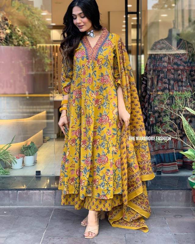 Jaipuri Cotton A Line Cut Kurti Pent With Dupatta