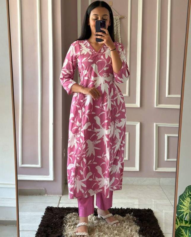 Elegant Pure Cotton Abstract Floral Kurti Set – Handwork Detailing & Pleated Design