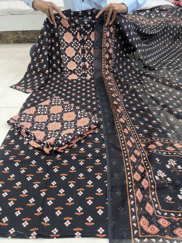 Summer-Ready Patola Print Cotton Kurta Set with Kantha Work