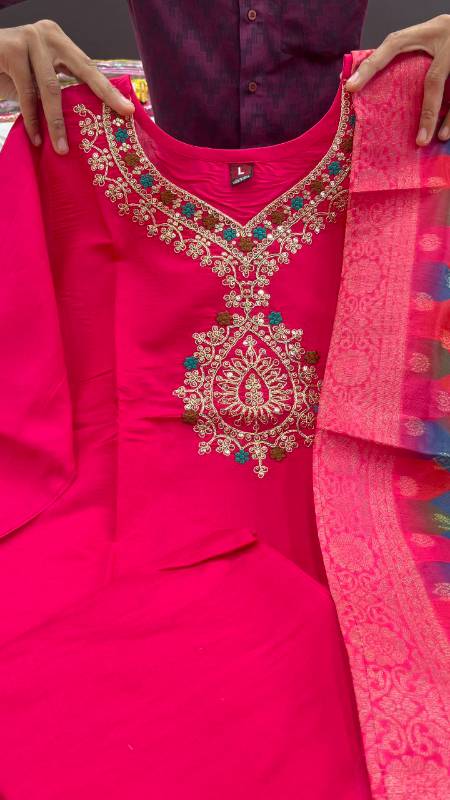 Rani Pink Dioamond Silk Kurti Pent With Jacquard Dupatta