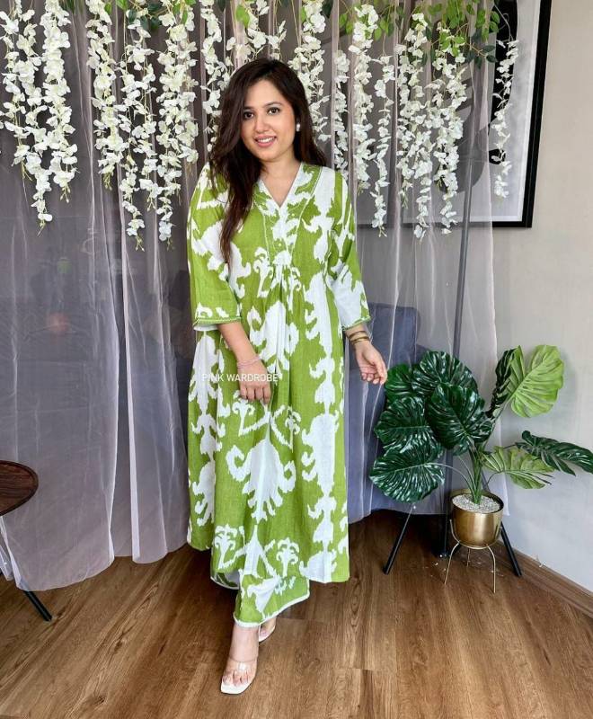 Easy Breezy Rayon Co-ord Set - Kurti and Pant (V-Neck, Printed Design)