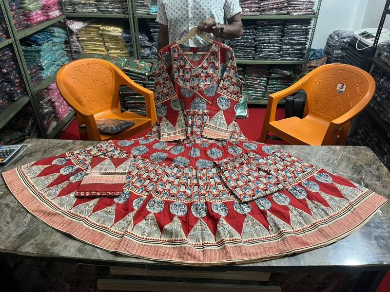 PREMIUM COTTON printed kurta pant & Dupatta set
WITH NECK HAND WORKFull ghera 4 Mtr Ghera