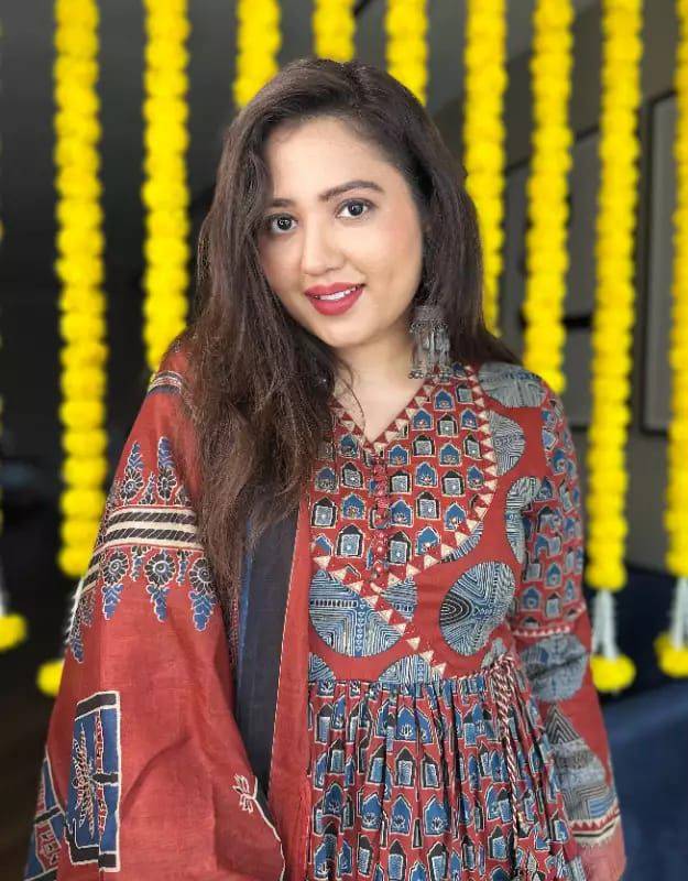 PREMIUM COTTON printed kurta pant & Dupatta set
WITH NECK HAND WORKFull ghera 4 Mtr Ghera