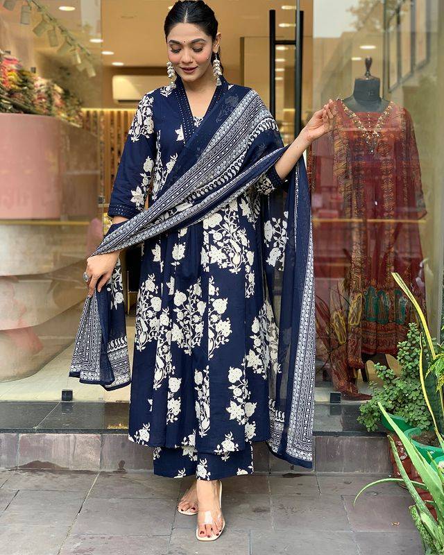 Elegant 3-Piece Anarkali Suit Set - Kurti, Palazzo & Dupatta (Cotton 60/60)