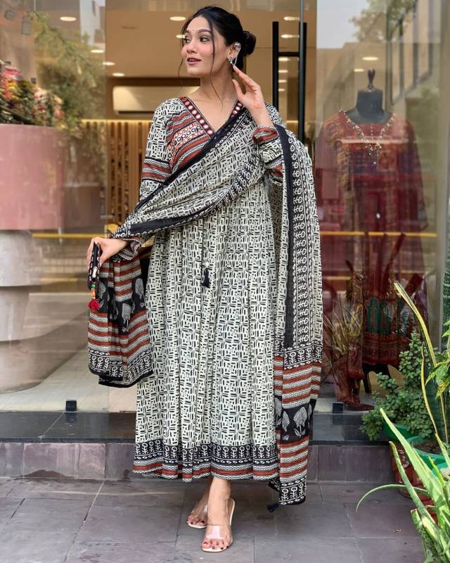 Cotton 60-60 Suit Cum Gown Set Matching Dupatta And Pant