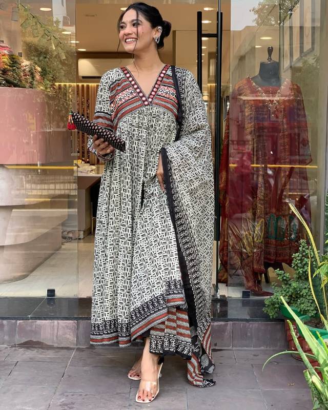 Cotton 60-60 Suit Cum Gown Set Matching Dupatta And Pant