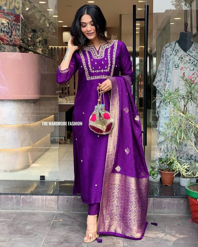 Roman Silk export Quality fabric kurti with pant and latkan Dupatta