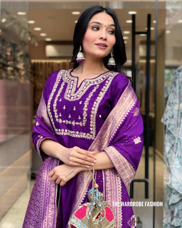 Roman Silk export Quality fabric kurti with pant and latkan Dupatta