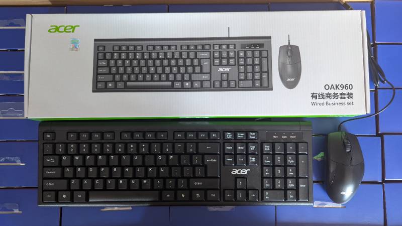 OAK960
KEYBOARD &
MOUSE