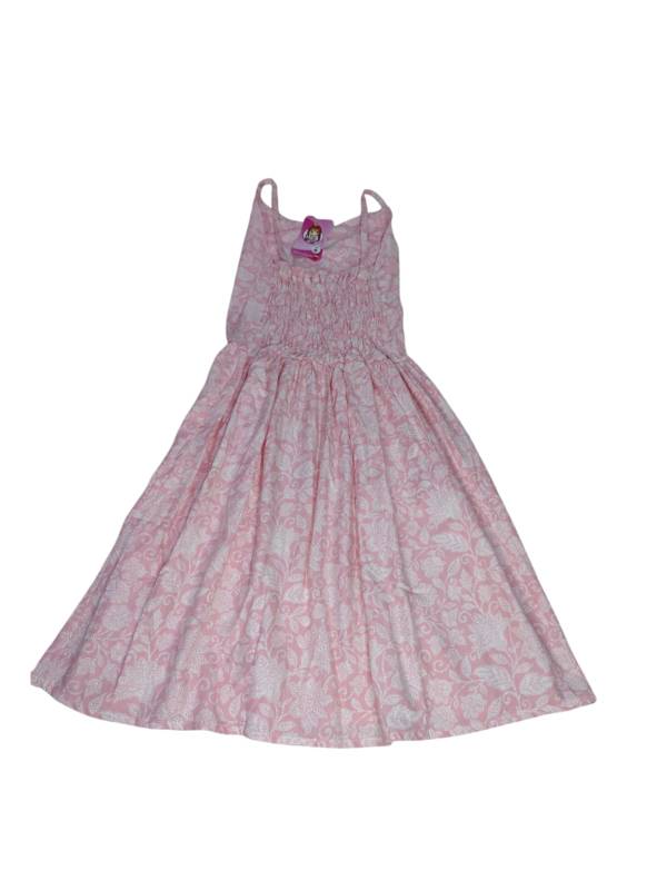 Vestido rosa sencillo
