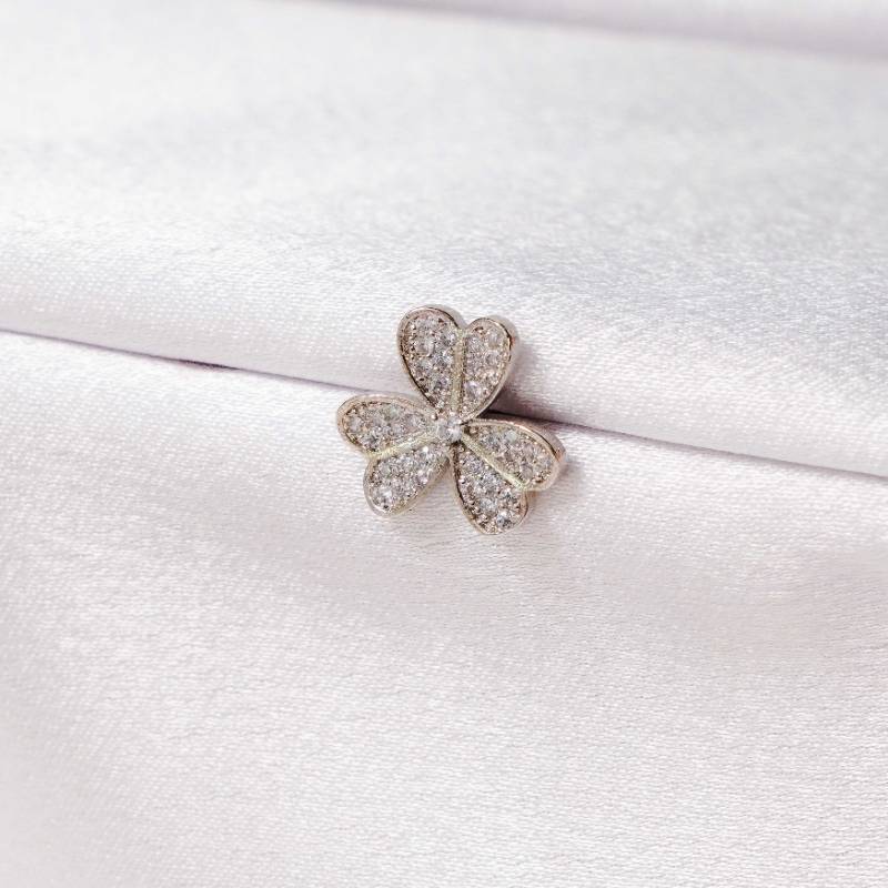 Silver Flora Stud | ST101