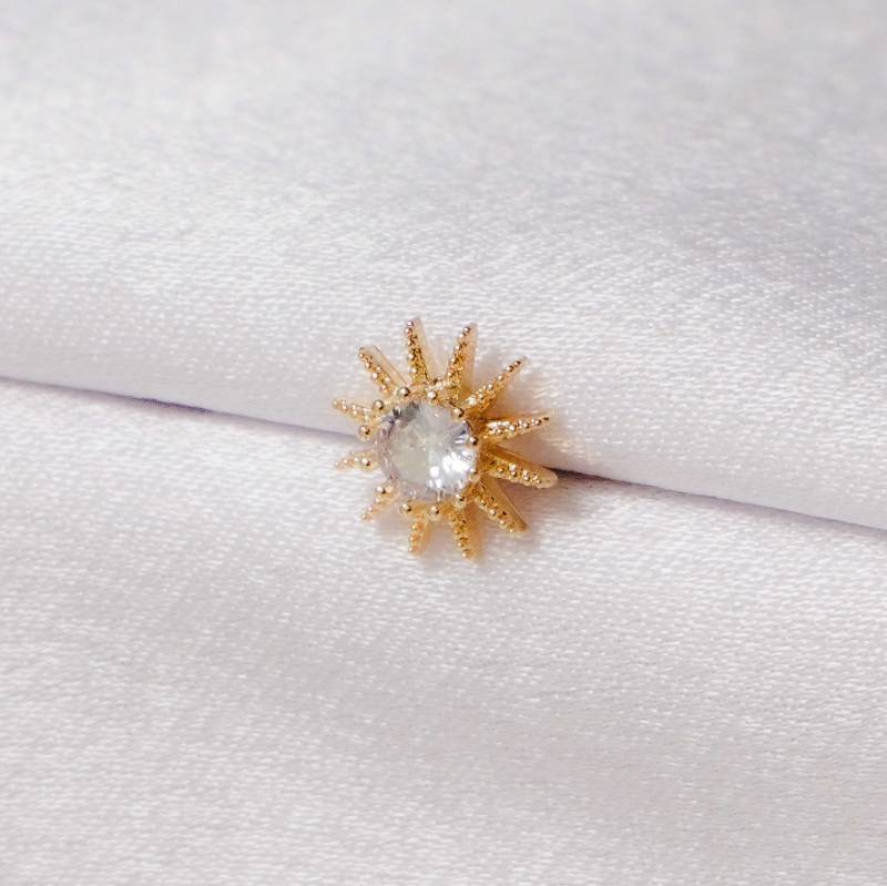 Golden Sunny White Stone | ST102