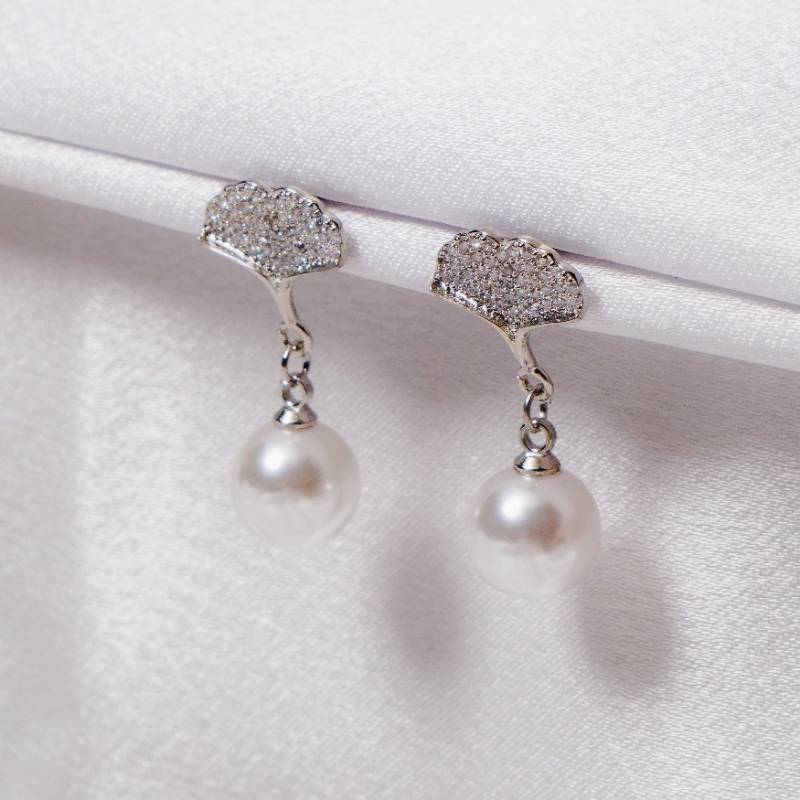 Silver Petal White Dropy Pearl | DP102