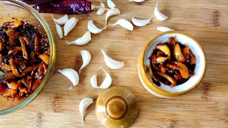 Garlic Pachadi
(వెల్లుల్లి పచ్చడి)