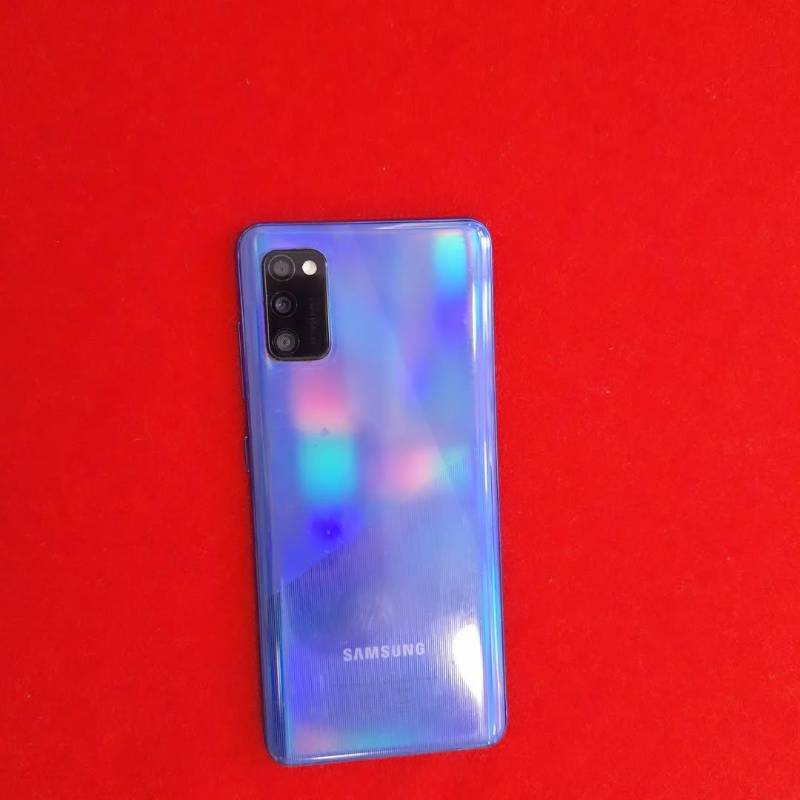 SAMSUNG A41