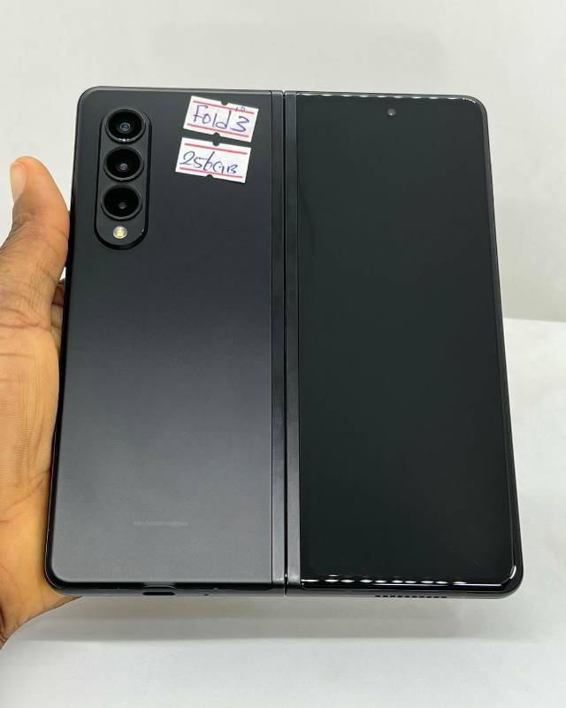 SAMSUNG Z Fold 3