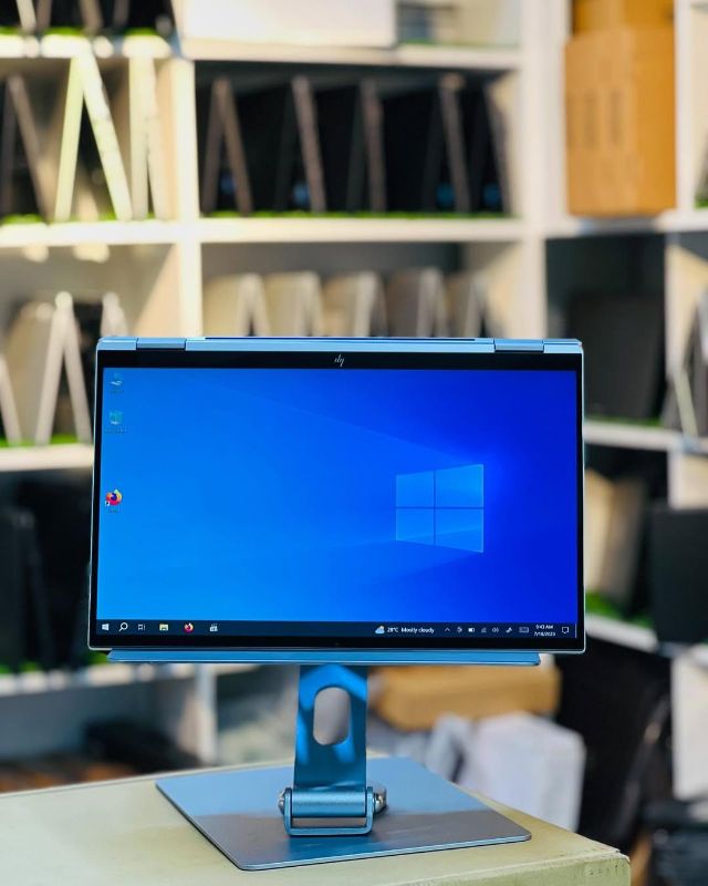Hp EliteBook 1040 
G7