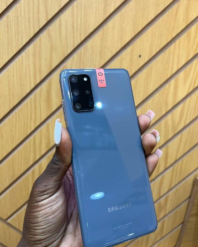 SAMUSUNG S20 PLUS