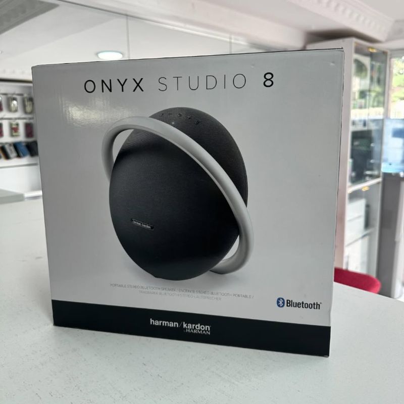 Onyx Studio 8