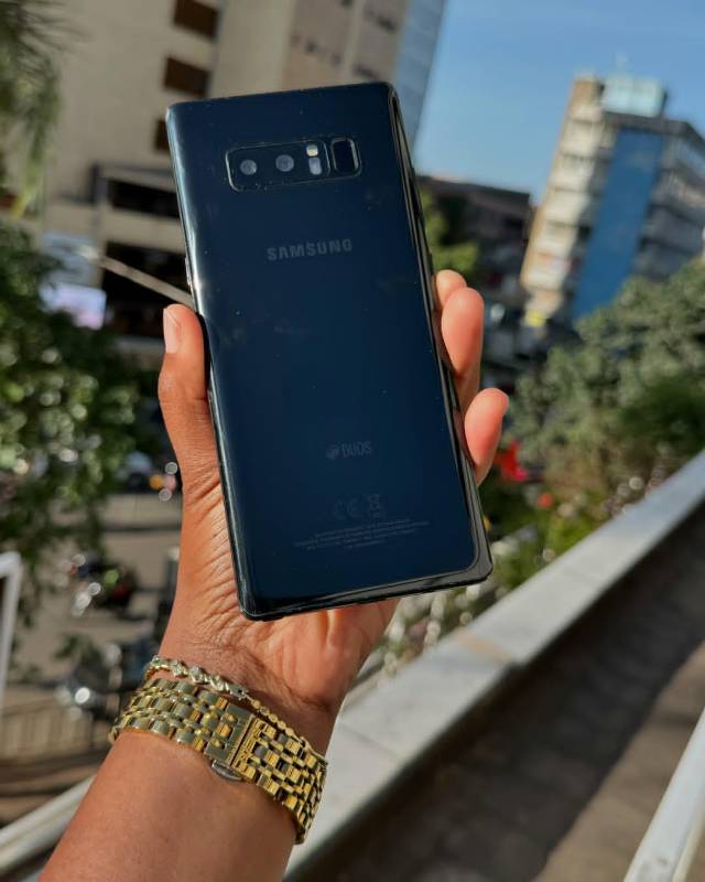 SAMSUNG NOTE 8