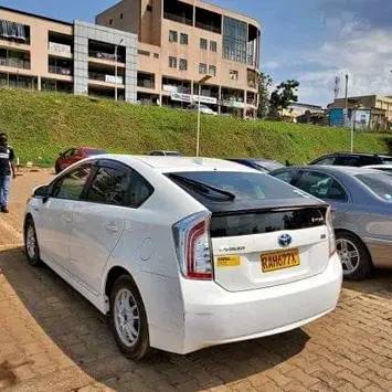 TOYOTA PRIUS 2012