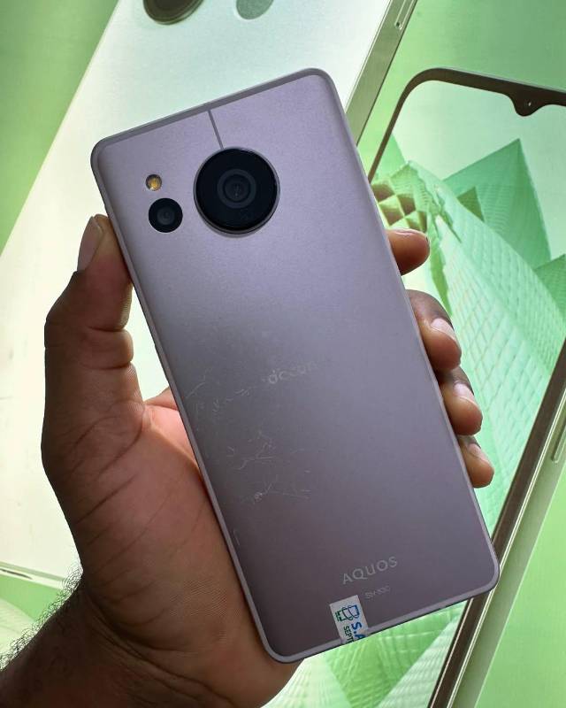 AQUOS SENSE7