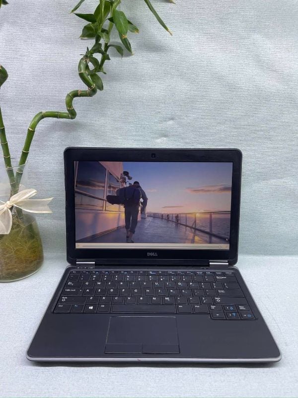 Dell latitude E7240