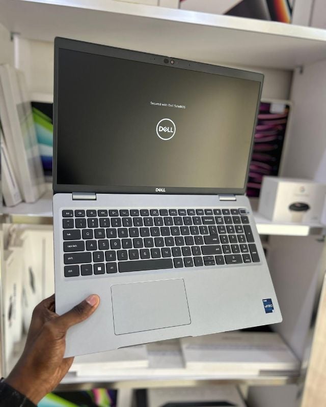 Hp Dell precision 5530