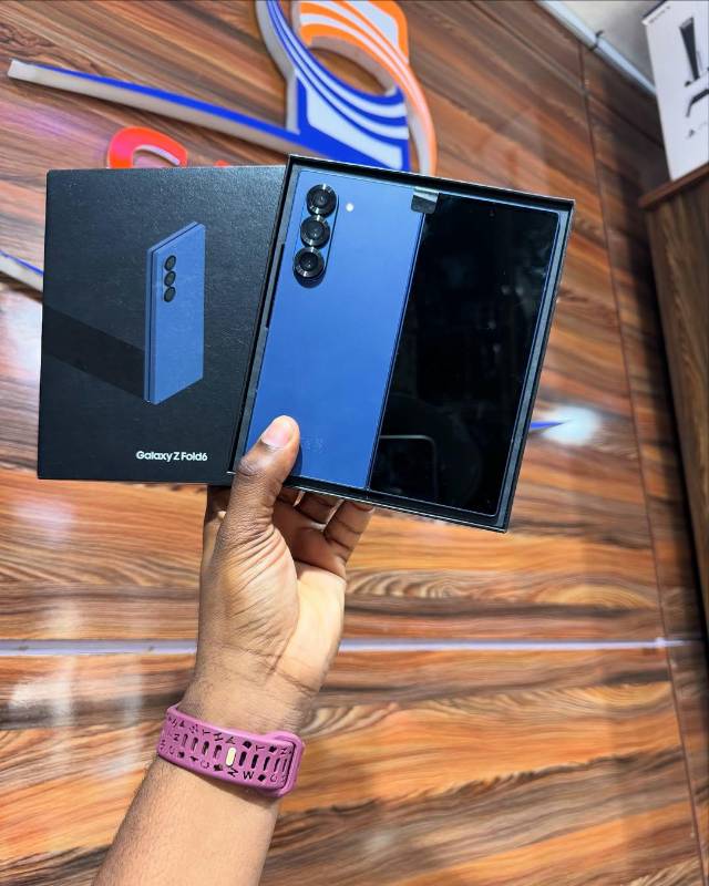SAMSUNG Z Fold 6