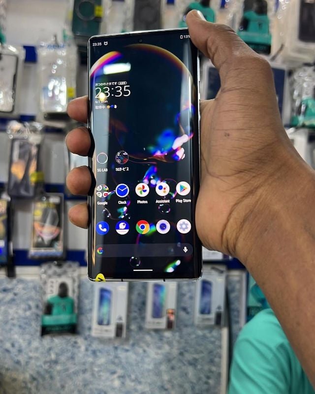 AQUOS R6
