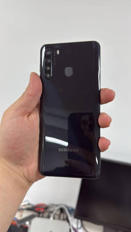 SAMSUNG A21