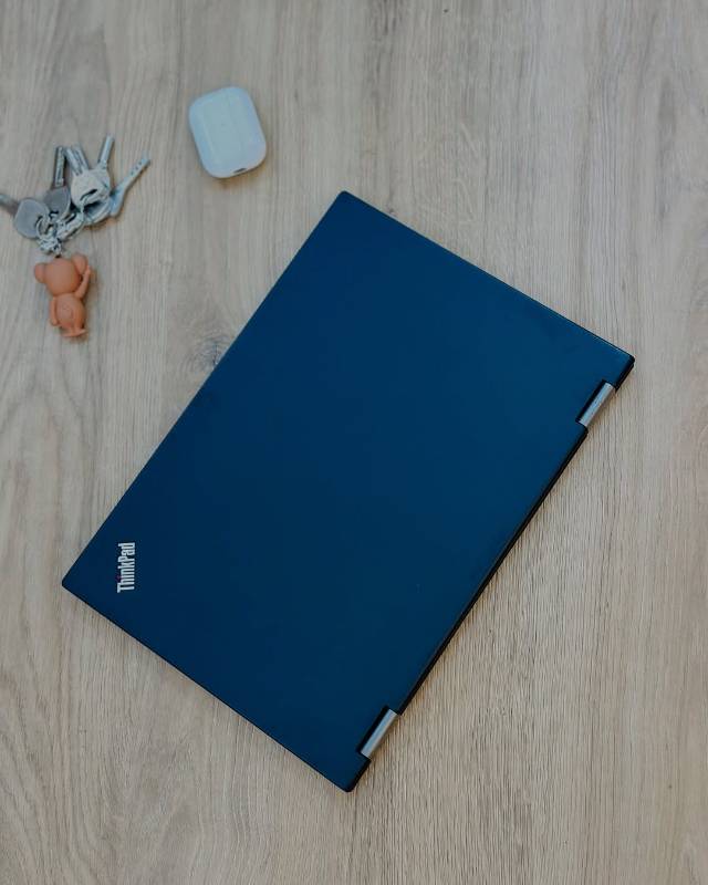 Lenovo ThinkPad Yoga x260 a