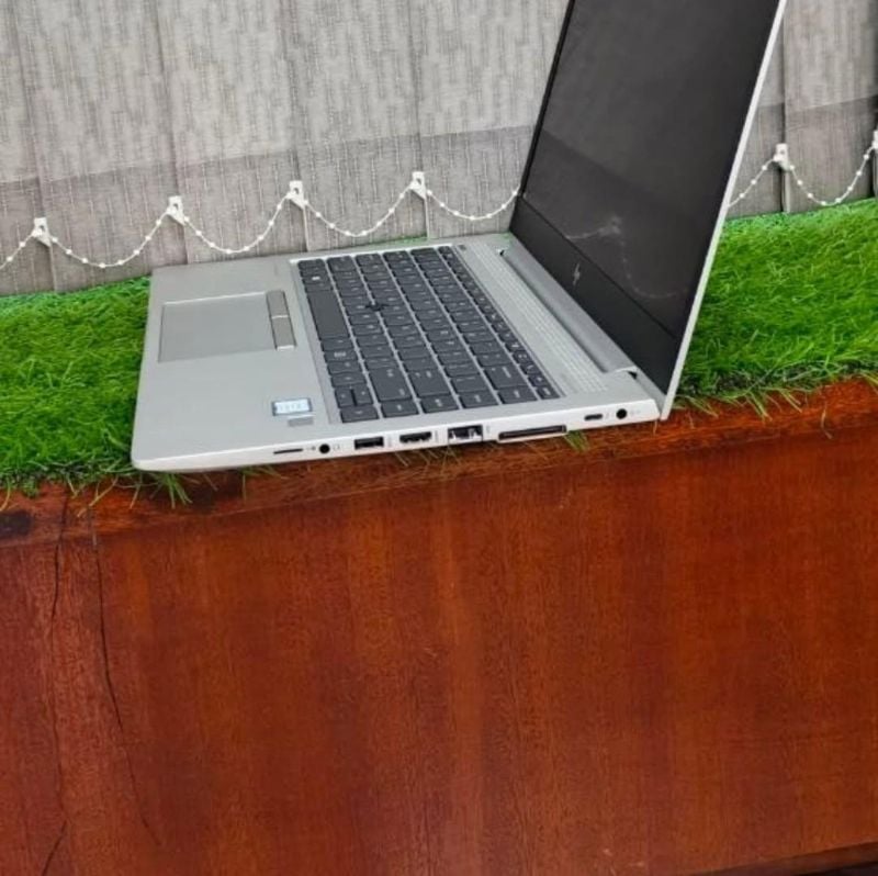 Hp EliteBook 830 G5 8th gen