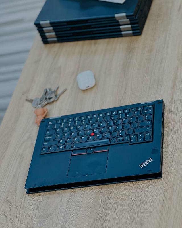 Lenovo ThinkPad Yoga x260 a