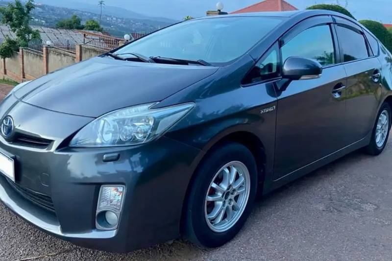TOYOTA PRIUS 2011