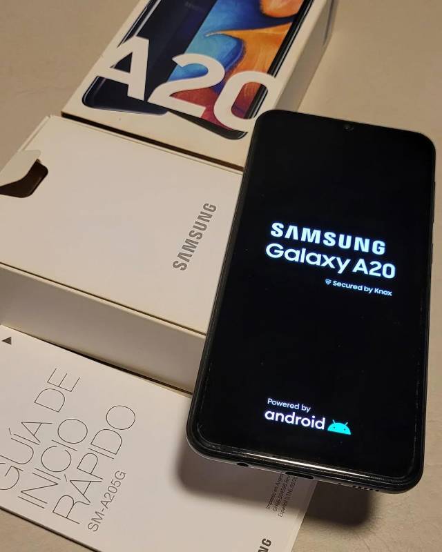 SAMSUNG A20