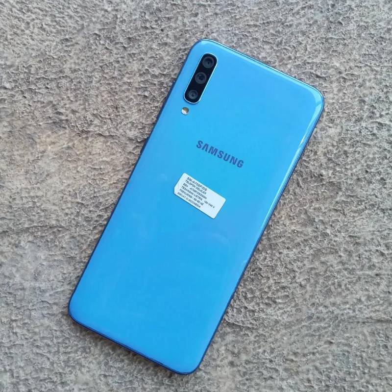 SAMSUNG A70