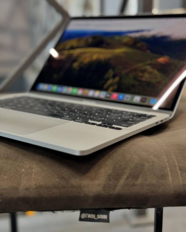 Macbook pro 2020 c