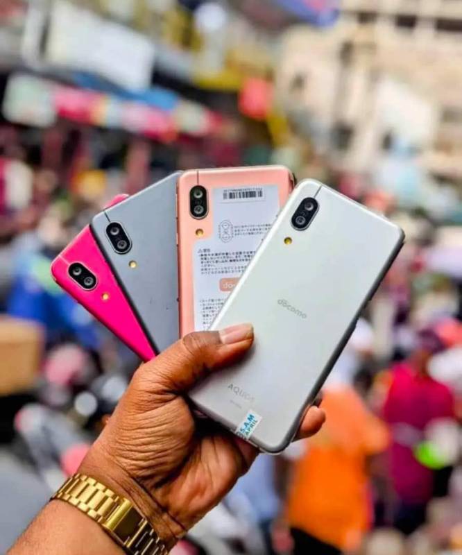 AQUOS SENSE3
