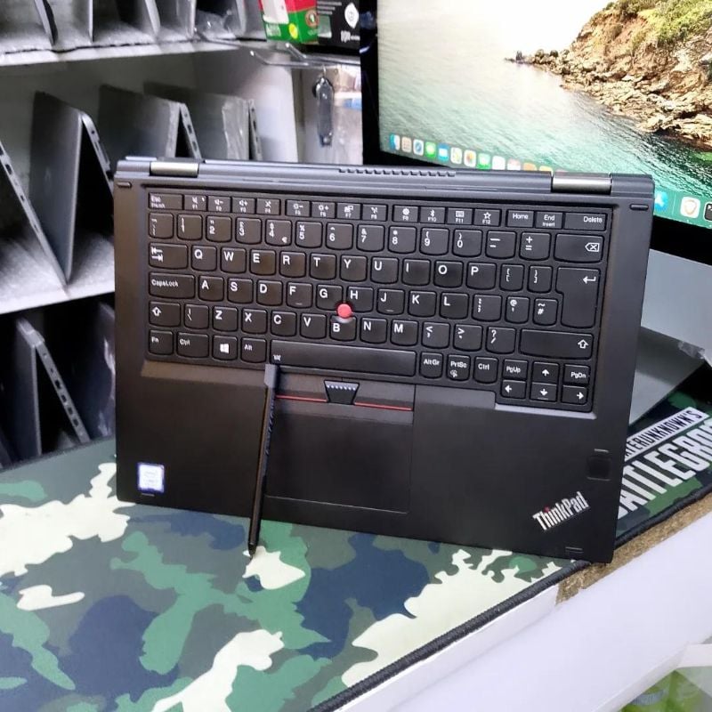 Lenovo ThinkPad Yoga X380