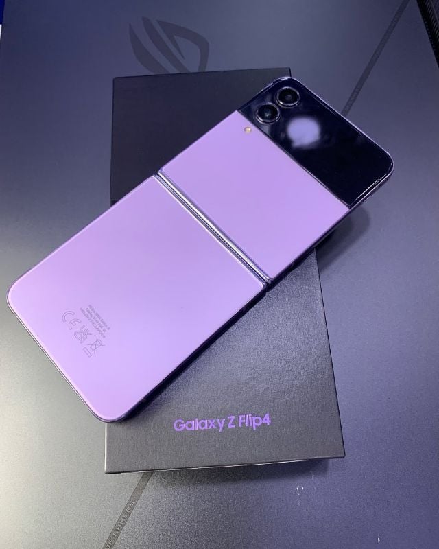 SAMSUNG Z FLIP 4